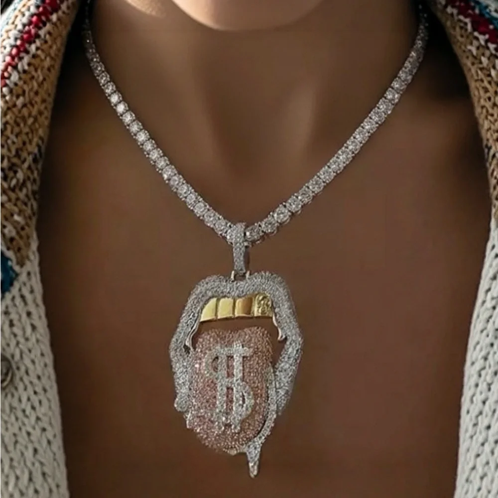 Lip money necklace